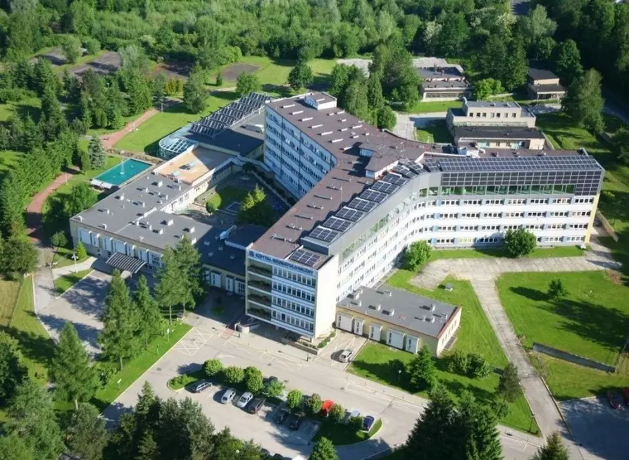 Budynek Centrum Rehabilitacji i Prewencji w Ustroniu.